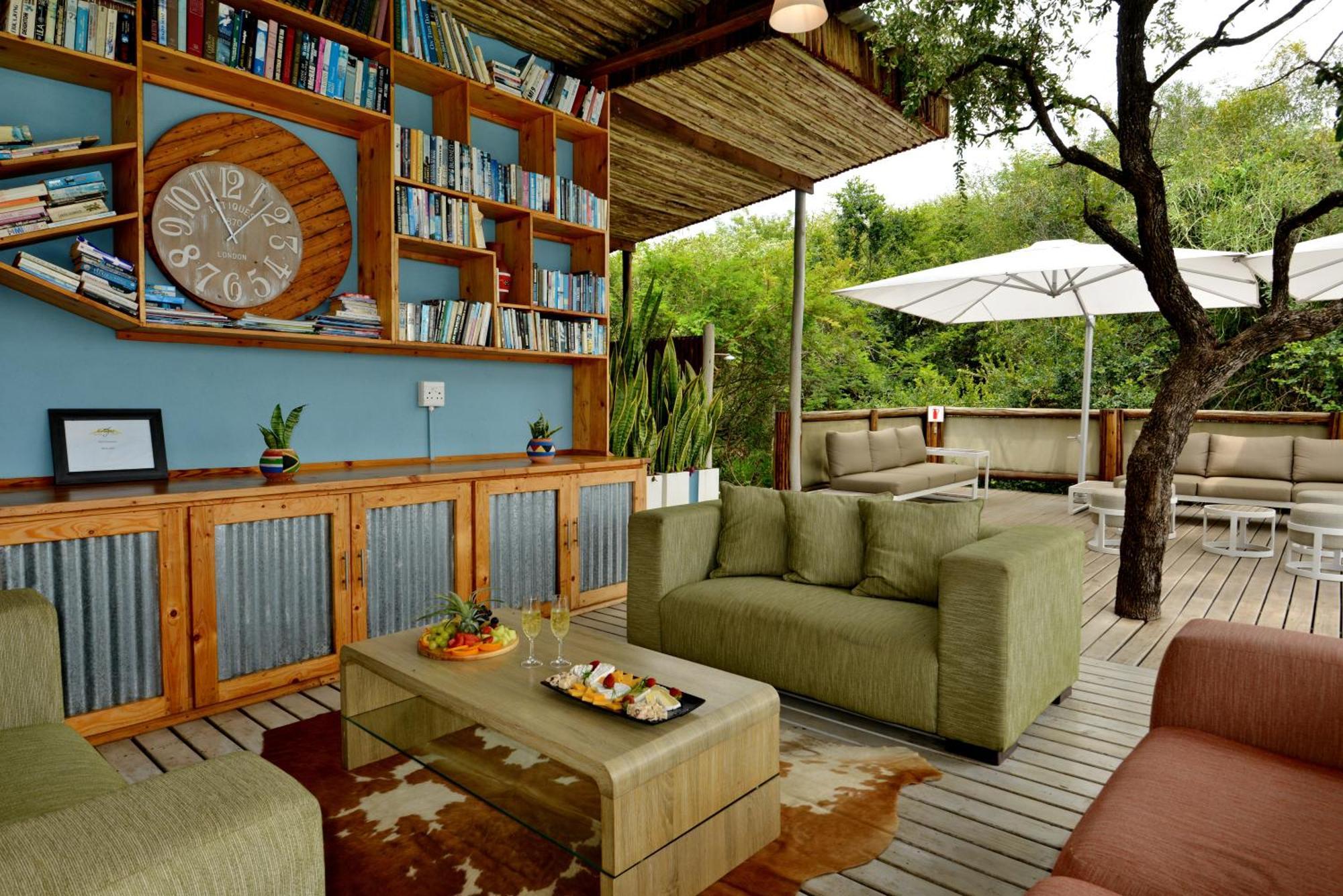 Kruger Safari Lodge マンイェレティ・ゲーム・リザーブ エクステリア 写真