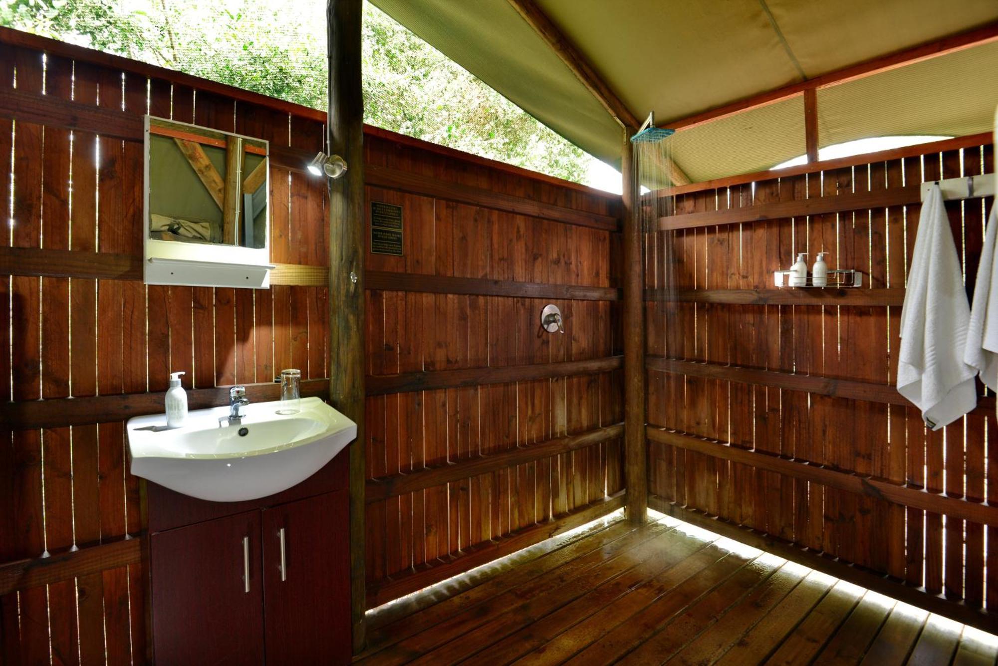 Kruger Safari Lodge マンイェレティ・ゲーム・リザーブ エクステリア 写真