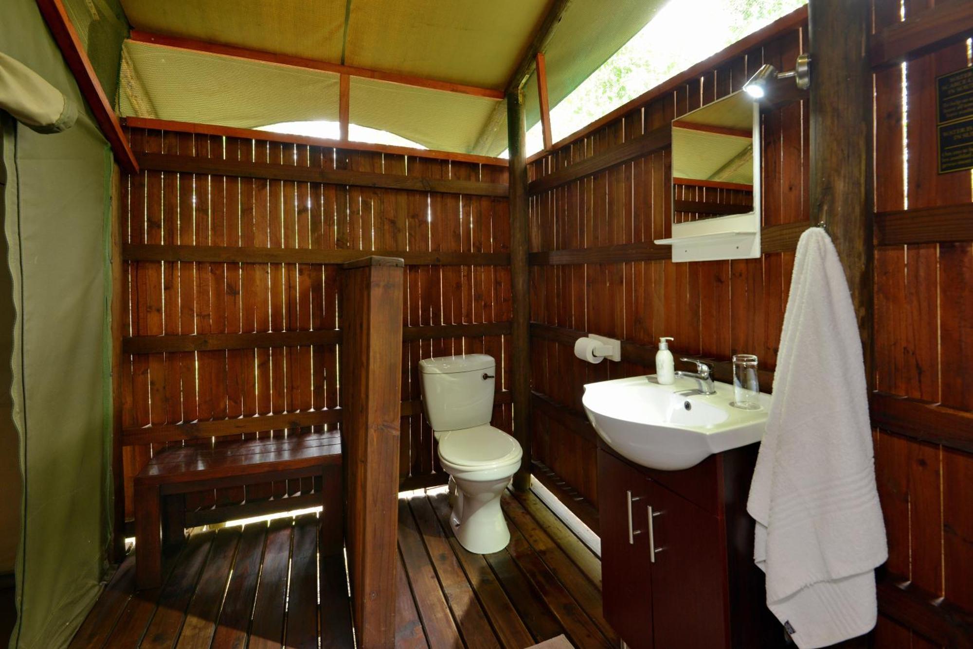 Kruger Safari Lodge マンイェレティ・ゲーム・リザーブ エクステリア 写真